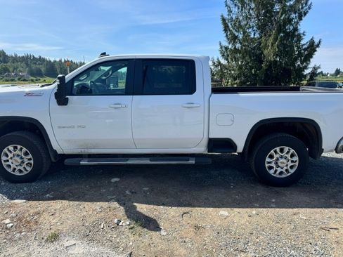 Used 2023 Chevrolet Silverado 2500 LT w/ Convenience Package AWD/4WD image 6
