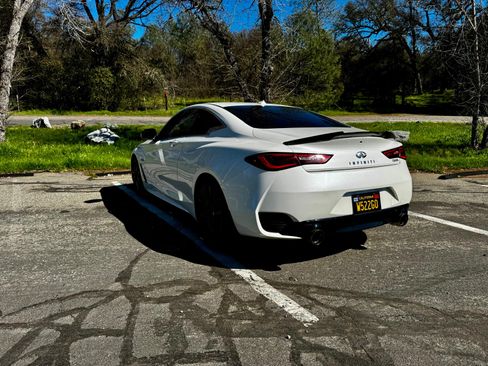 Used 2017 INFINITI Q60 Red Sport 400 image 10
