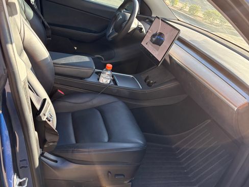 Used 2022 Tesla Model Y Performance AWD/4WD image 17