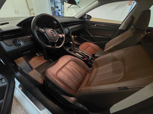 Used 2020 Volkswagen Passat 2.0T SEL image 24