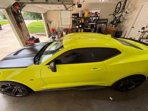 Used 2021 Chevrolet Camaro SS RWD image 4