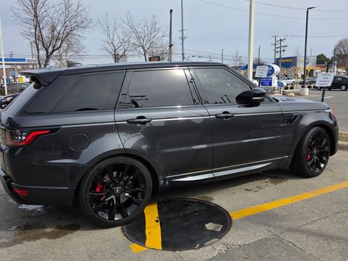 Used 2021 Land Rover Range Rover Sport HST image 2