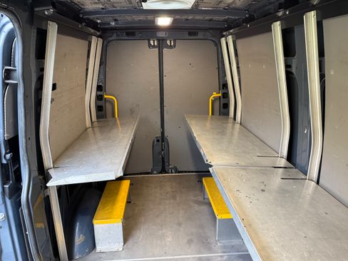 Used 2018 Mercedes-Benz Sprinter 2500 image 11