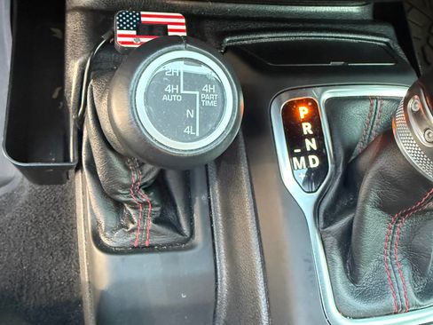 Used 2021 Jeep Gladiator Rubicon image 11