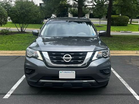 Used 2019 Nissan Pathfinder S AWD/4WD image 2