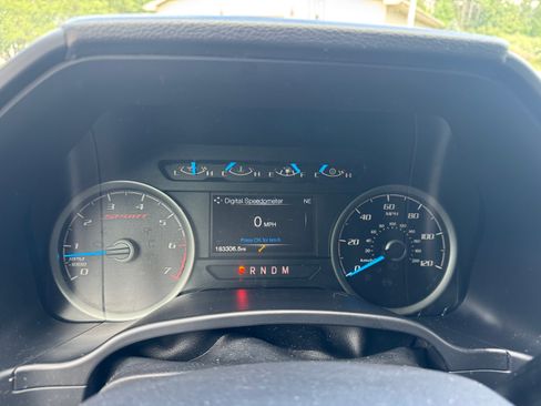 Used 2017 Ford F150 XLT w/ Max Trailer Tow Package image 9