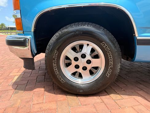 Used 1995 Chevrolet Silverado 1500 2WD Regular Cab image 12