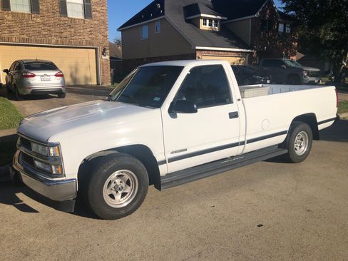 Used 1997 Chevrolet Silverado 1500 2WD Regular Cab image 1