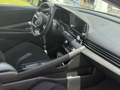 Used 2021 Hyundai Elantra SEL FWD image 11