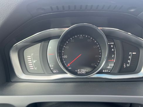 Used 2017 Volvo S60 T5 Inscription image 31