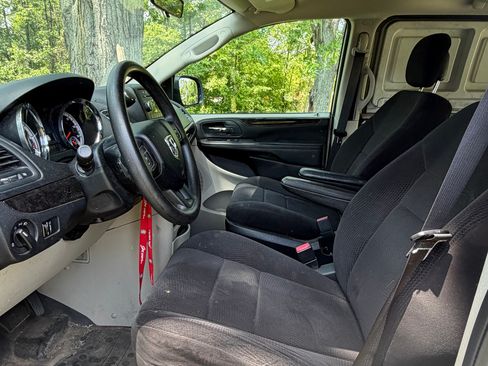 Used 2012 RAM C/V FWD image 9