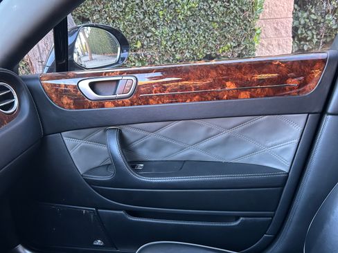 Used 2012 Bentley Flying Spur Flying Spur image 13