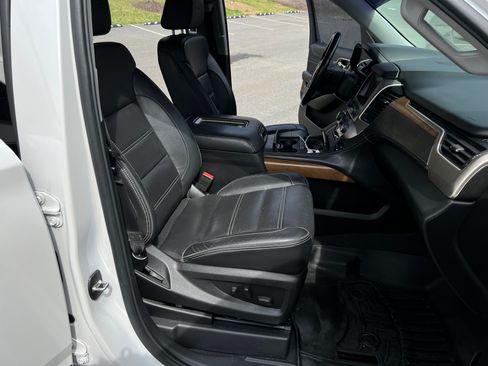 Used 2020 GMC Yukon XL Denali w/ Open Road Package image 10