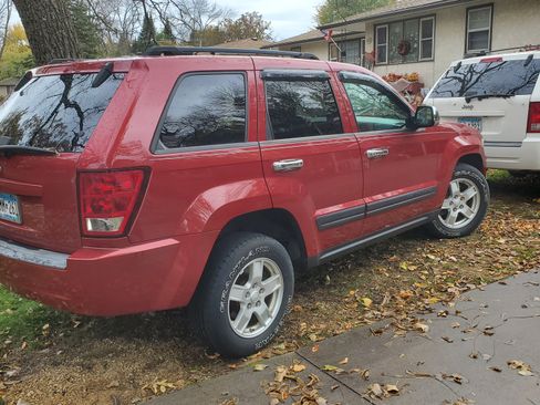 Used 2006 Jeep Grand Cherokee Laredo image 2