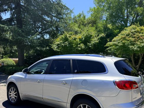 Used 2016 Buick Enclave Leather w/ Trailering Package FWD image 9