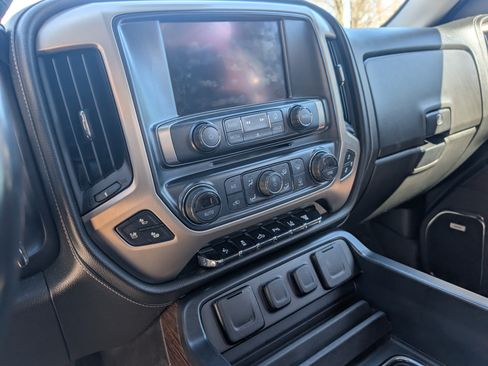 Used 2018 GMC Sierra 3500 Denali w/ Duramax Plus Package image 11