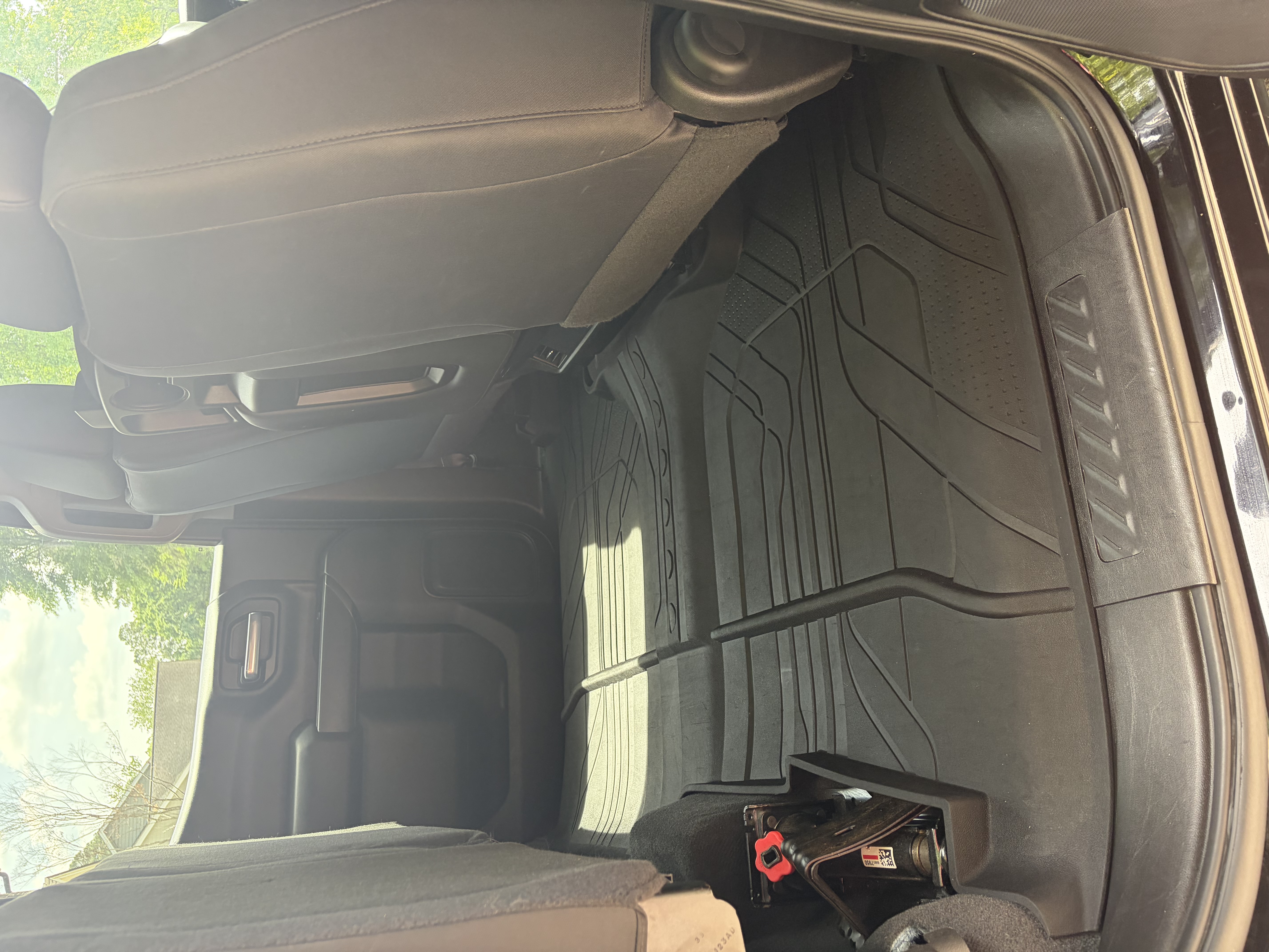 Used 2020 Chevrolet Silverado 1500 Custom w/ Custom Value Package AWD/4WD image 16