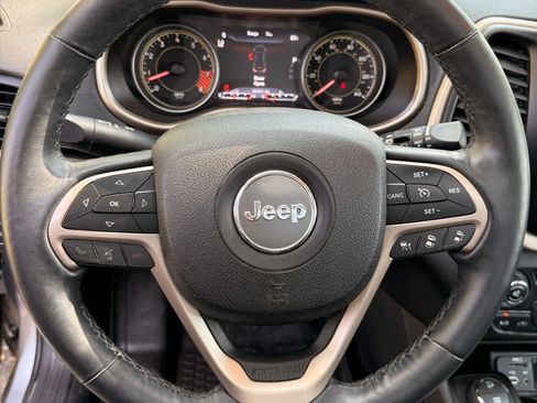 Used 2014 Jeep Cherokee Limited w/ Technology Group AWD/4WD image 11