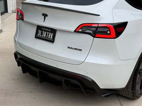 Used 2021 Tesla Model Y Performance AWD/4WD image 9