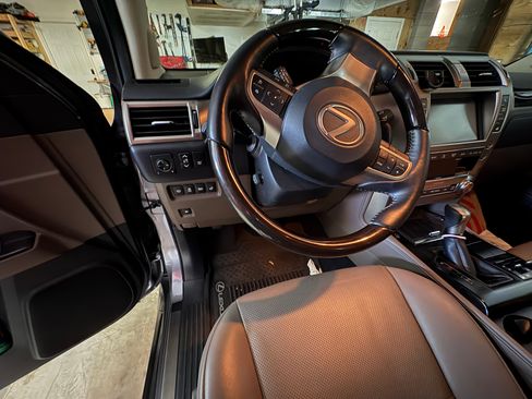 Used 2021 Lexus GX 460 Premium image 6