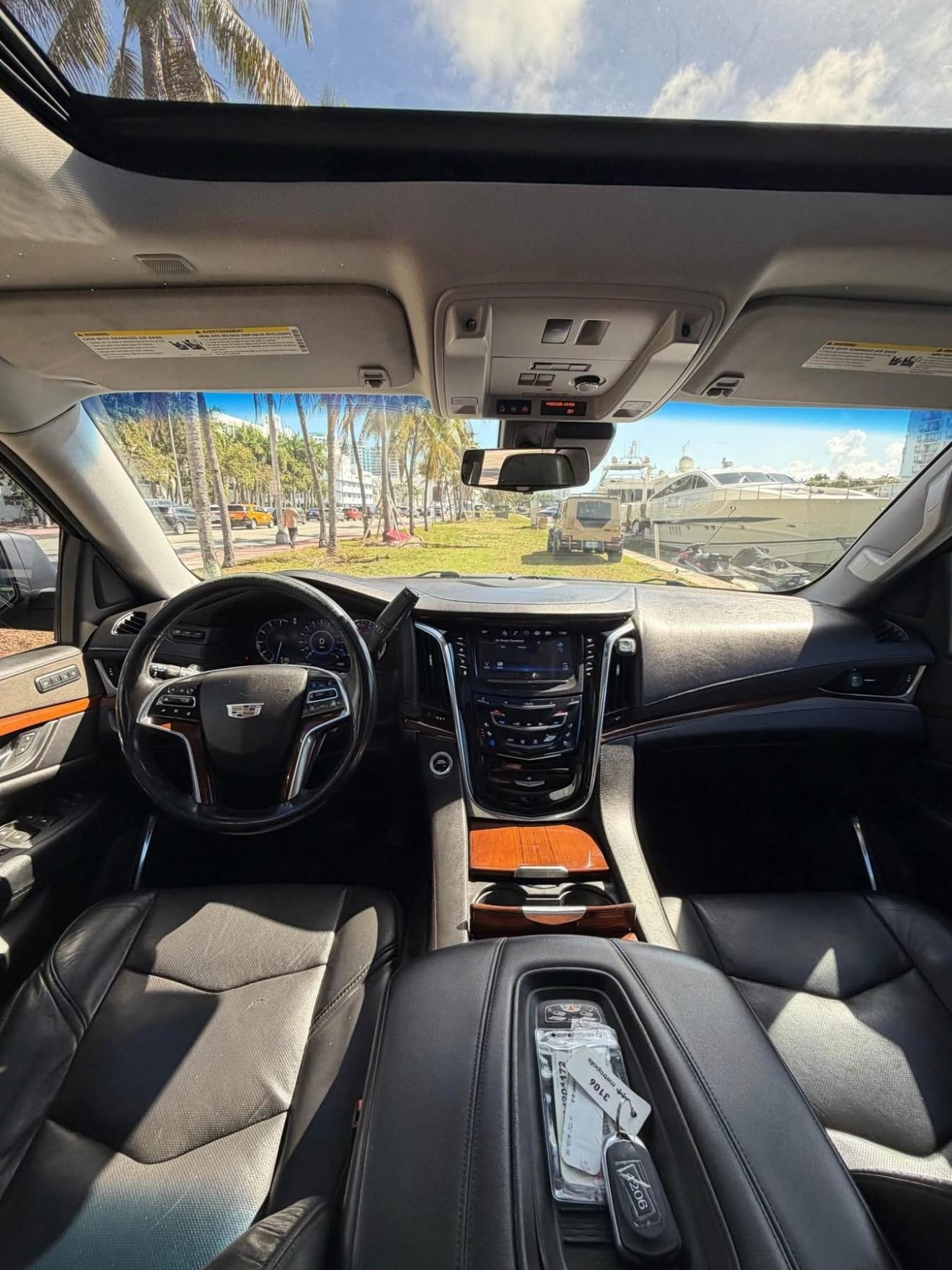 Used 2018 Cadillac Escalade ESV Luxury RWD image 11