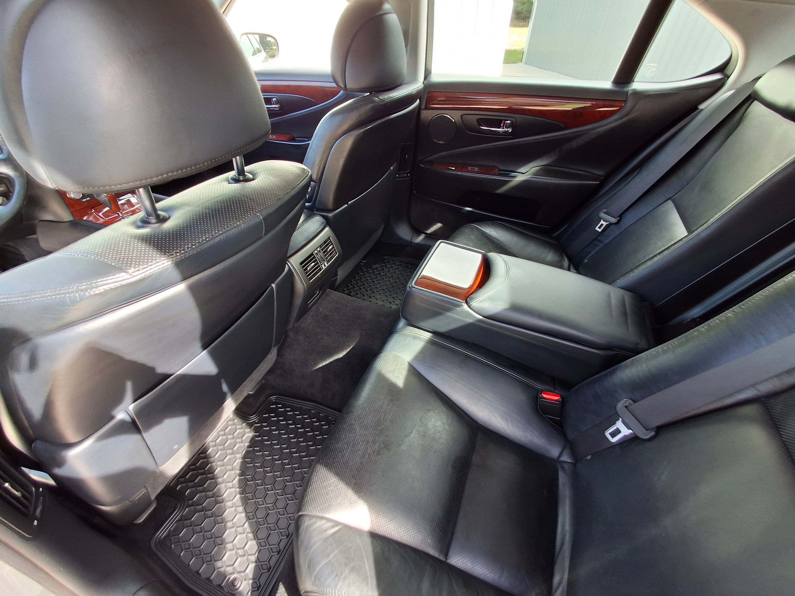 Used 2011 Lexus LS 460 AWD w/ Comfort Pkg image 14