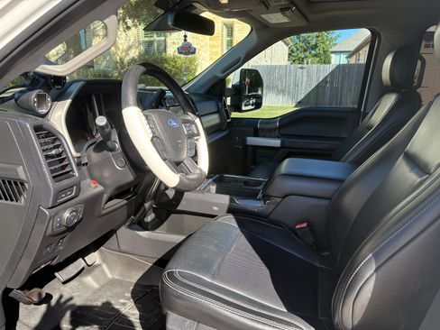 Used 2019 Ford F250 Lariat w/ Lariat Ultimate Package image 9