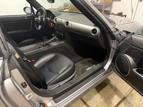 Used 2010 MAZDA MX-5 Miata Grand Touring w/ Premium Pkg image 8