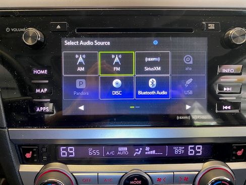 Used 2015 Subaru Legacy 2.5i Limited AWD/4WD image 9