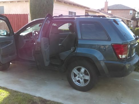 Used 2007 Jeep Grand Cherokee Laredo w/ Cargo Convenience Group image 11