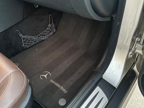 Used 2005 Mercedes-Benz SLK 350 image 2