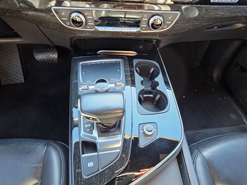 Used 2019 Audi Q7 3.0T Prestige w/ Prestige Package image 29