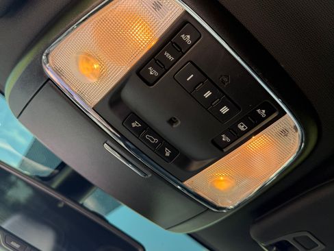 Used 2014 Jeep Grand Cherokee Limited w/ Luxury Group II image 12