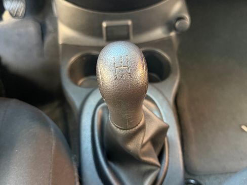 Used 2017 Nissan Versa S FWD image 23