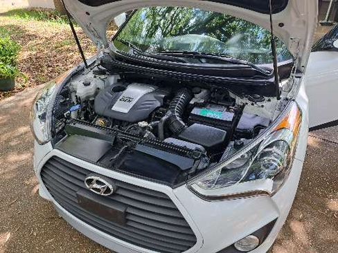 Used 2015 Hyundai Veloster Turbo w/ Option Group 04 image 2