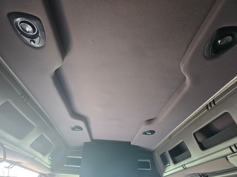 Used 2004 Chevrolet Express 1500 image 6