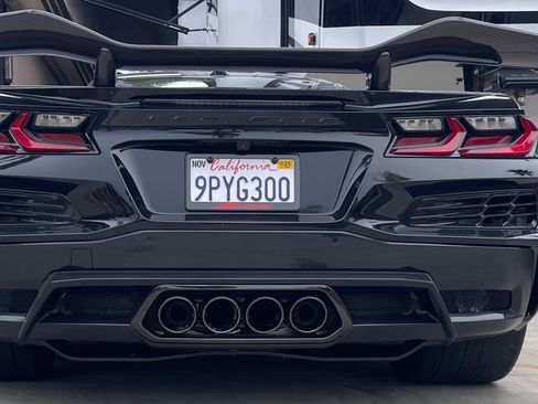 Used 2025 Chevrolet Corvette Z06 w/ Z07 Performance Package RWD image 9