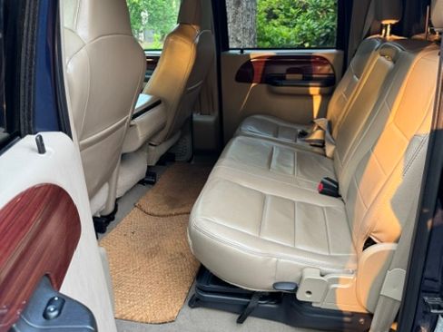 Used 2005 Ford F350 Lariat AWD/4WD image 6