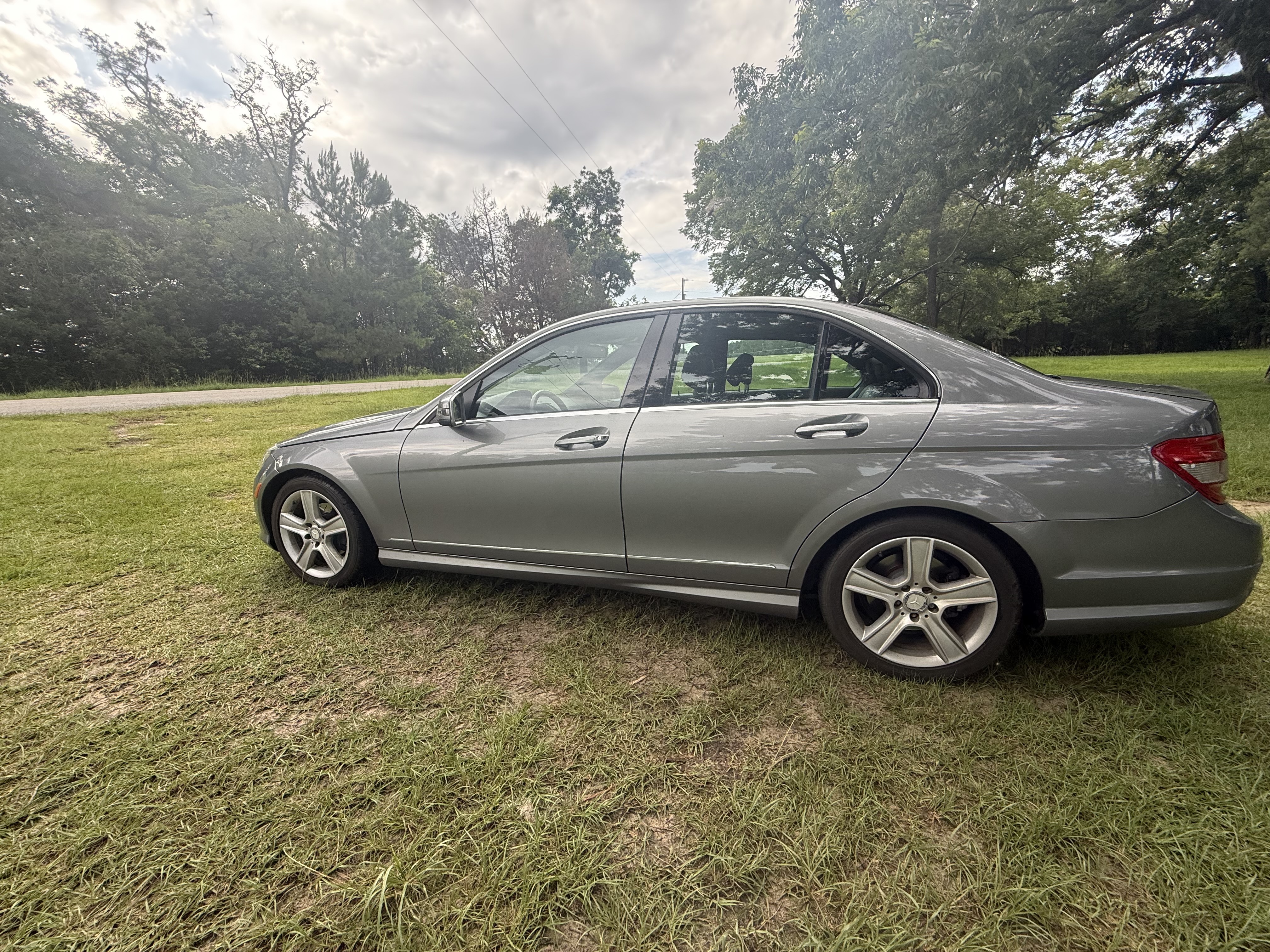 Used 2011 Mercedes-Benz C 300 Sedan image 6