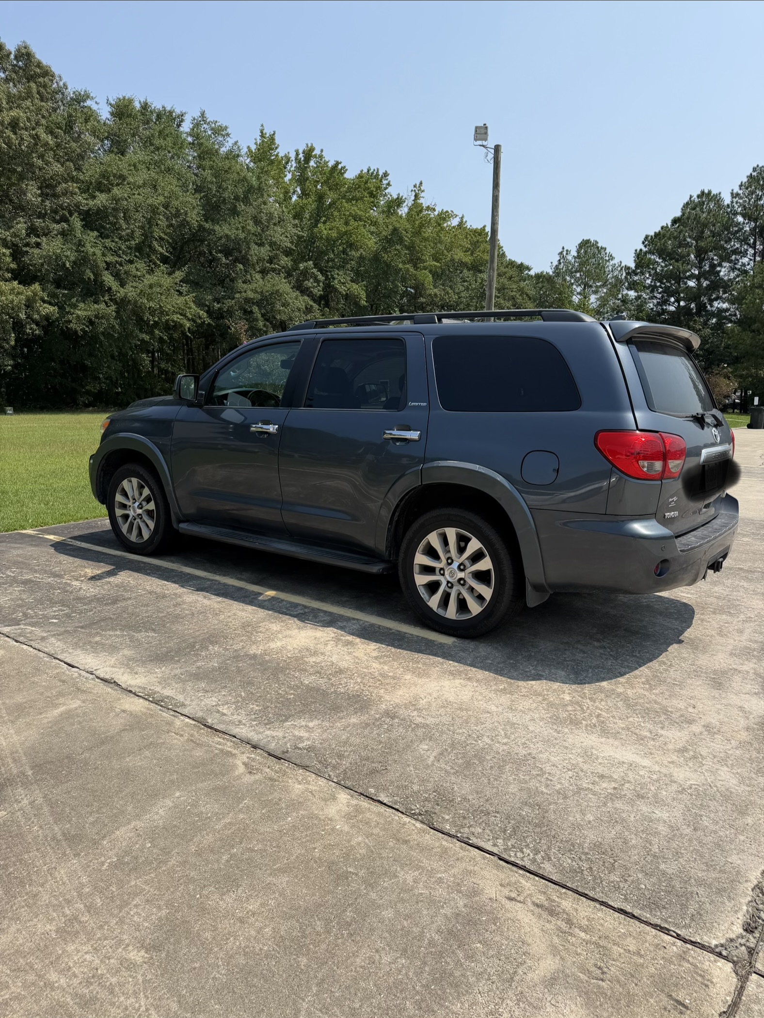 Used 2010 Toyota Sequoia Limited RWD image 13