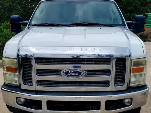 Used 2010 Ford F250 XLT image 4