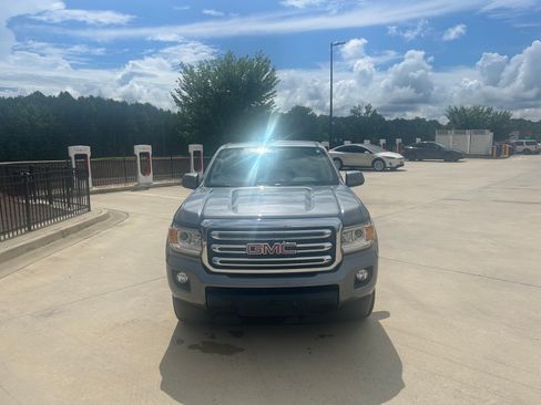 Used 2018 GMC Canyon SLE w/ SLE Convenience Package RWD image 2
