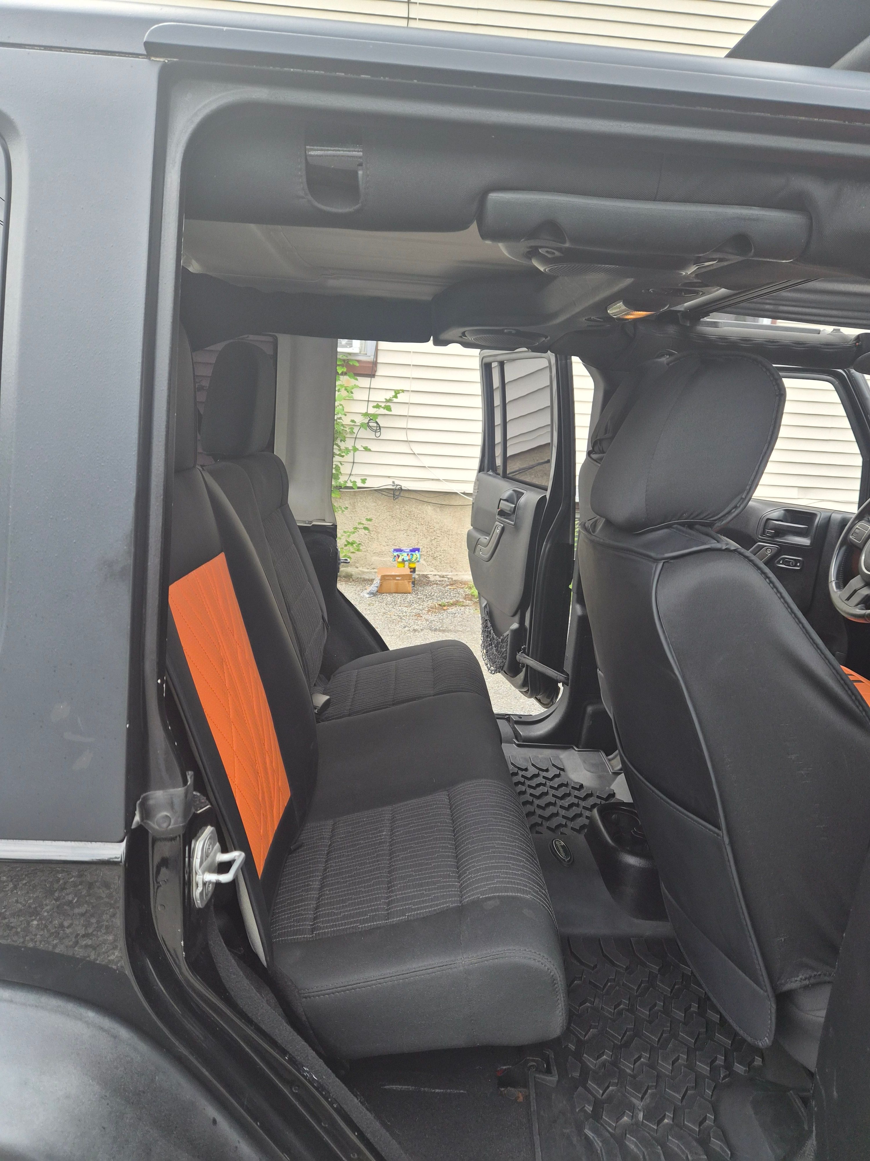 Used 2012 Jeep Wrangler Unlimited Sport AWD/4WD image 16