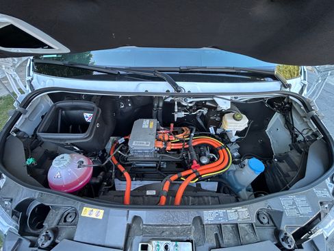 Used 2024 Mercedes-Benz eSprinter 170 Cargo image 25