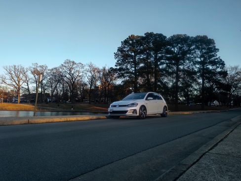 Used 2019 Volkswagen GTI SE image 8