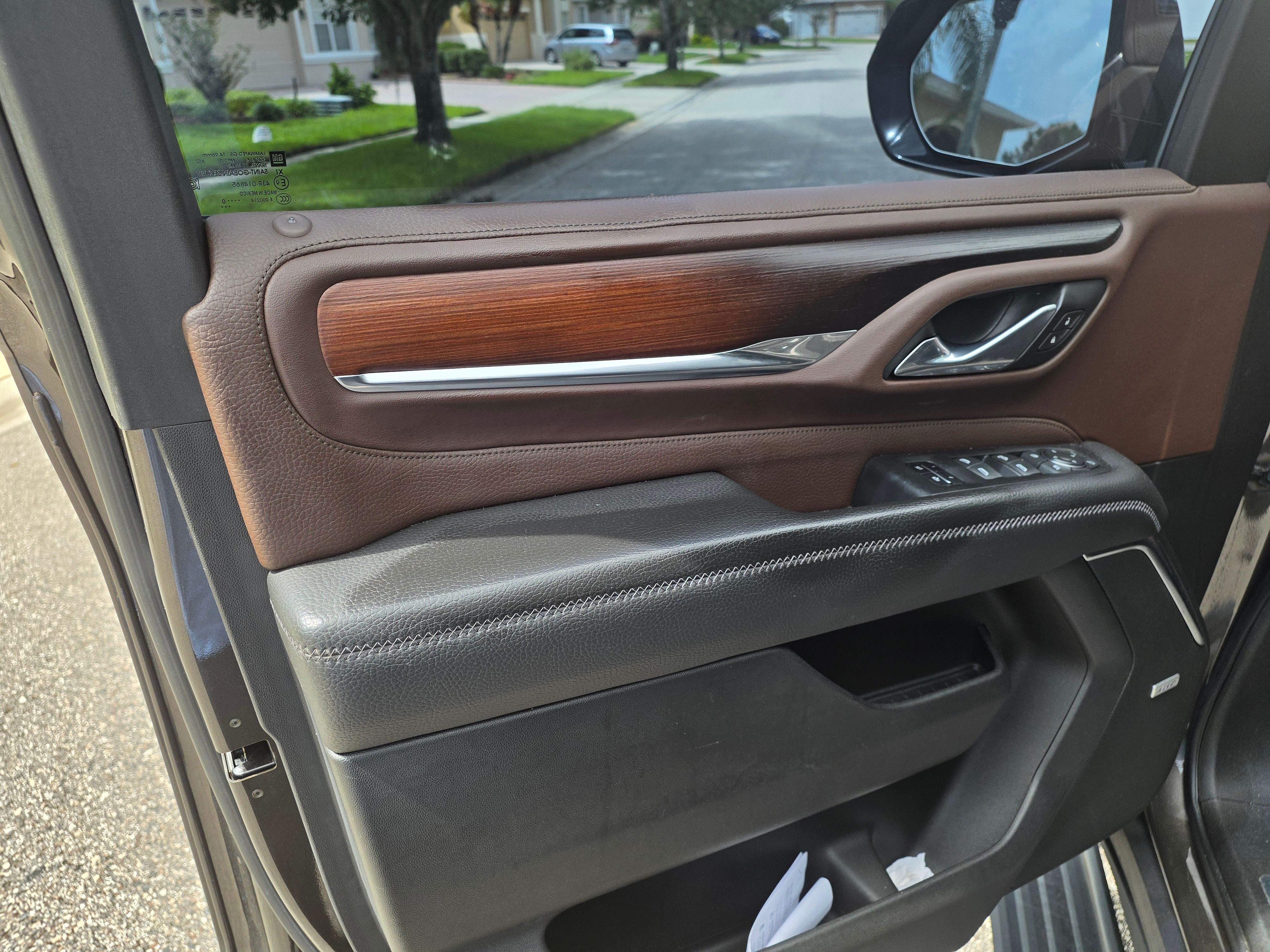 Used 2021 GMC Yukon Denali w/ Denali Premium Package AWD/4WD image 12