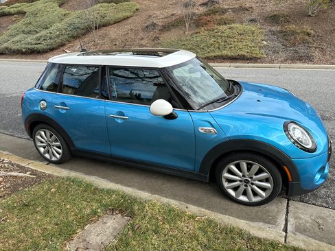 Used 2019 MINI Cooper S w/ Premium Package image 1
