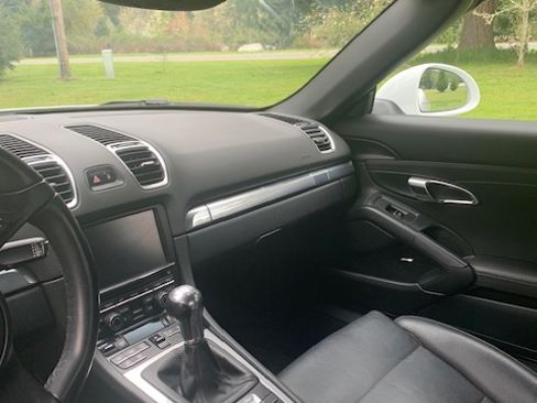 Used 2016 Porsche Boxster S RWD image 9