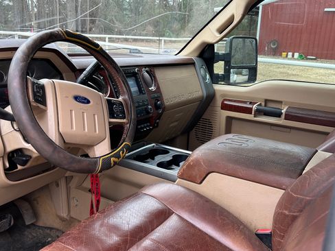 Used 2011 Ford F350 King Ranch w/ King Ranch w/Chrome Pkg image 3