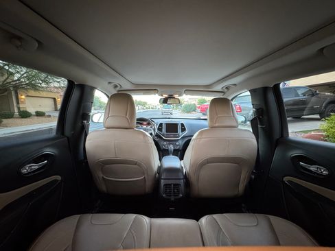 Used 2015 Jeep Cherokee Limited FWD image 12